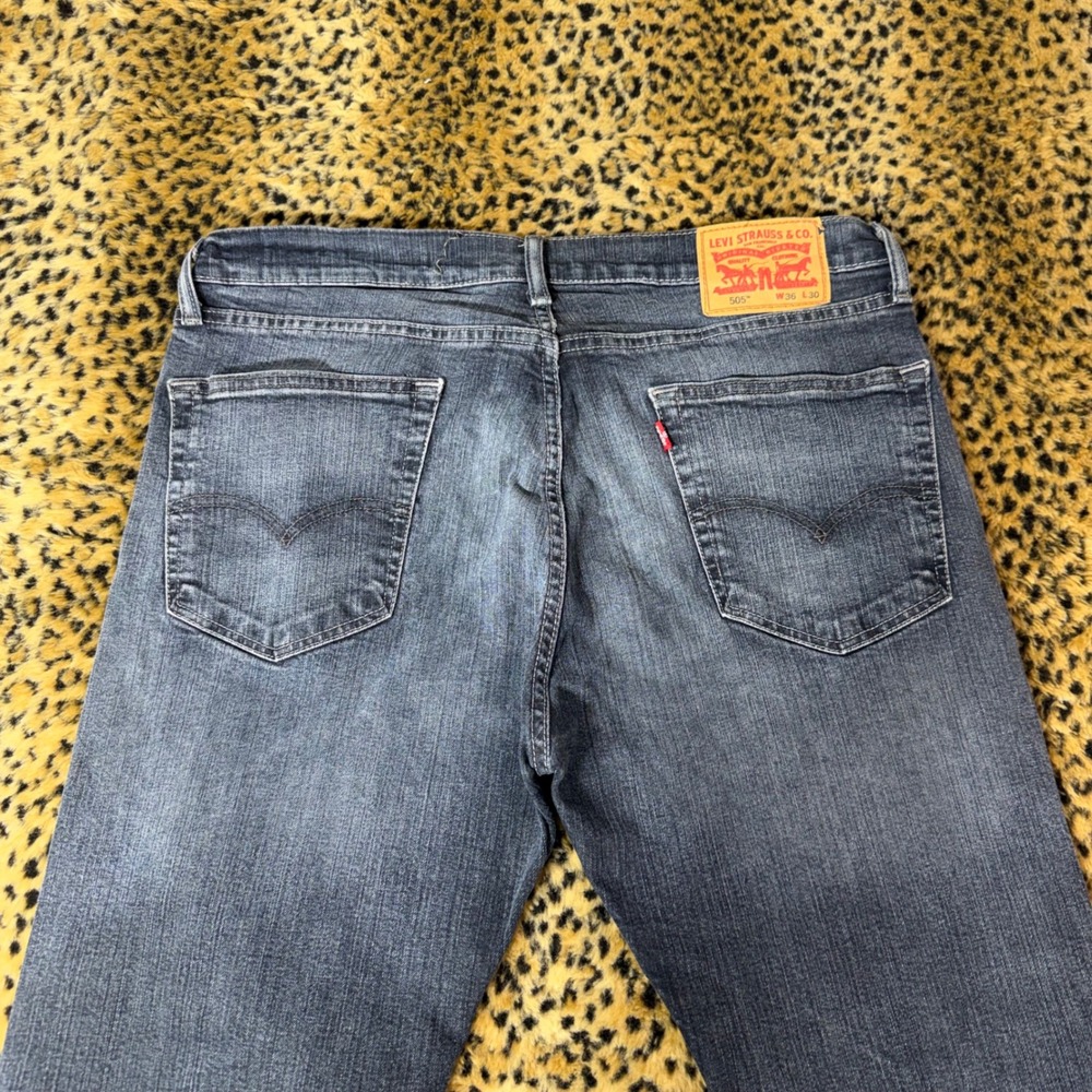 Levis 505 Regular Fit Jeans Mens 36x30 Dark Wash Blue Denim Straight Leg 00505